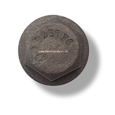 Union nut for pipe sections in cylinder and water box