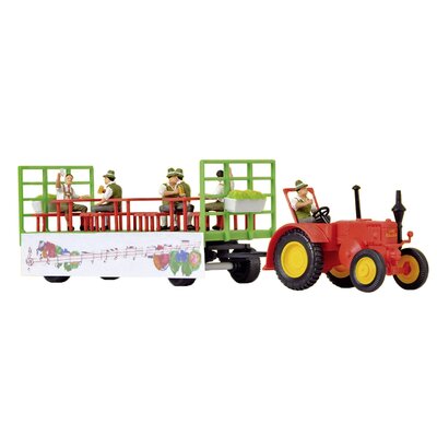 Model Lanz tractor with float and 6 figures (kit)
