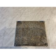 Schild zur Beachtung (Englisch)