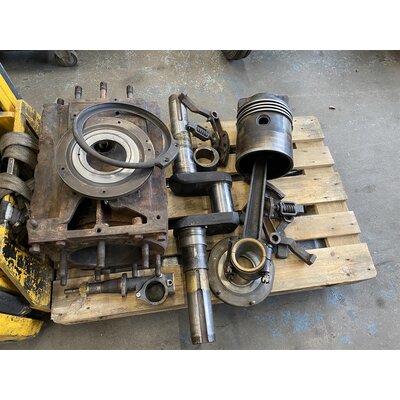 Overhaul cylinder, connecting rod, oiler drive, thrust washers, clutch shoes d8506