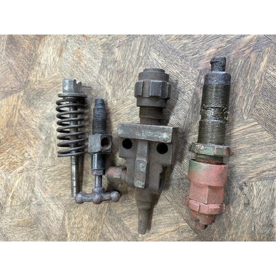 Overhaul of fuel pump, nozzle, tappet guide Ursus