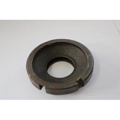 Bague de couvercle entre le couvercle et le roulement  rouleaux coniques pour lentranement de lalternateur