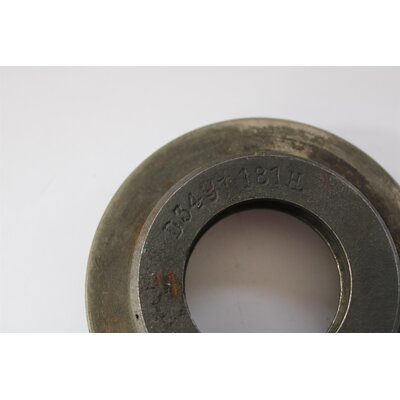 Bague de couvercle entre le couvercle et le roulement  rouleaux coniques pour lentranement de lalternateur