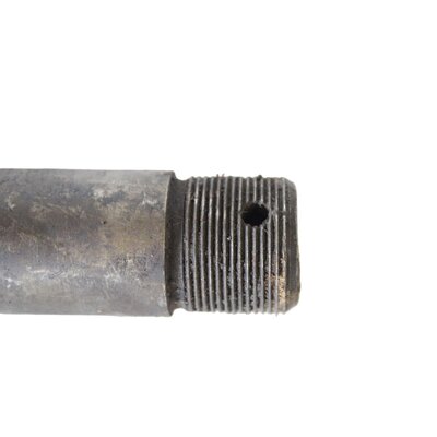 Front axle bolt with pusher