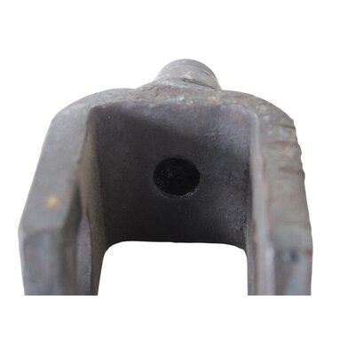 Front axle bolt with pusher