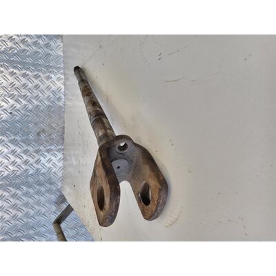 Front axle bolt with pusher