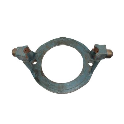 Coupling sleeve with pin