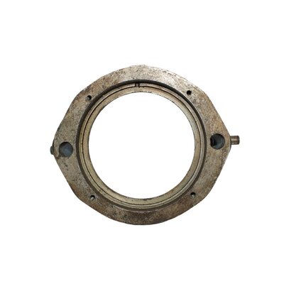 Coupling sleeve with pin