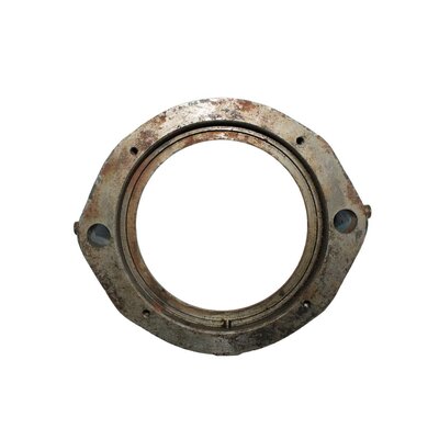 Coupling sleeve with pin