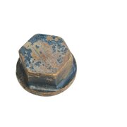 Radiator nut inch, thread and sealing surface in order