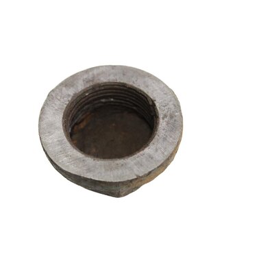 Radiator nut inch, thread and sealing surface in order