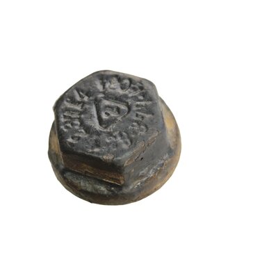 Radiator nut inch, thread and sealing surface in order