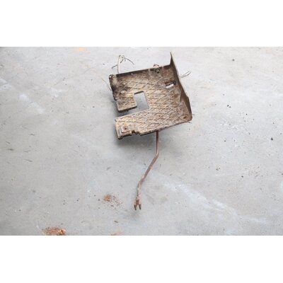 Bodenplatte rechts vorn