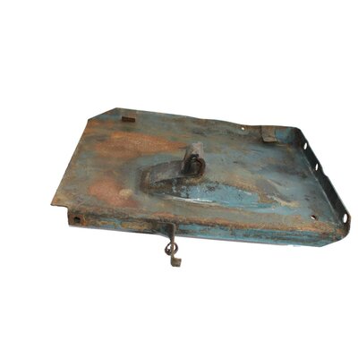 Support bracket for oil tank