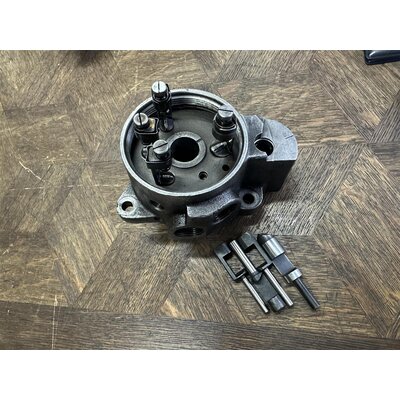Fitting oversize piston oil pump