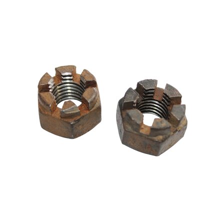 2 x castellated nut bsw 3/4 , thread in order