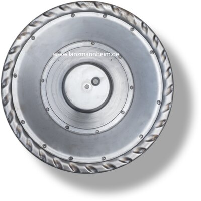 Cover plate with right hand disc from Bulldog no. 527001, 186560, 508539, 212105, to 35920c (can be fitted up to Bulldog no. 181369 and from no. 182050 to 186559 with new flywheel guard)). (Replacement for 1.2856 f 551.)