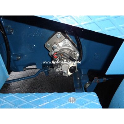 Carrier frame in combination with alternating current generator hr9