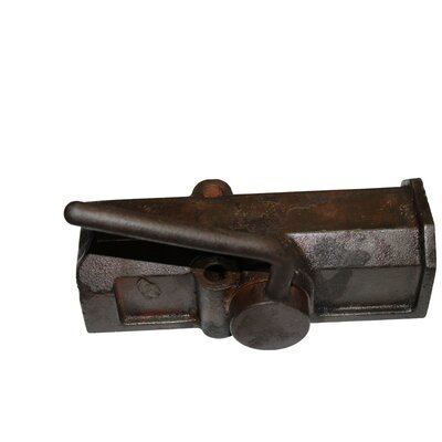 Ursus pump cover, crack-free