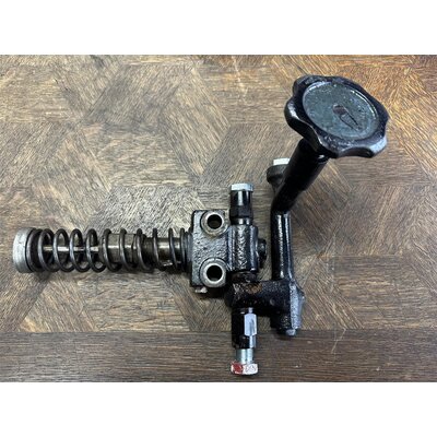 Revisione della pompa del carburante d9506