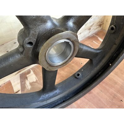 Recondition flywheel, insert guide bush