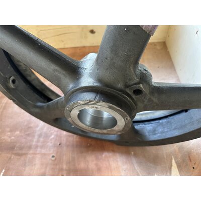 Rnovation du volant moteur, utilisation de la douille de guidage