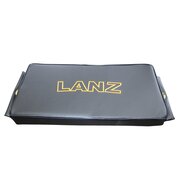 Sitzkissen auf Kotfl�gel, schwarz, mit Beschriftung Lanz,...