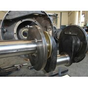 Rectifier le vilebrequin au niveau du tourillon et...