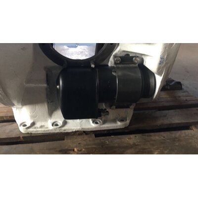 Perforacin en el crter para la cabeza brillante del motor de arranque