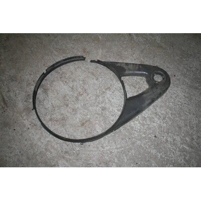 La rueda y el cinturn de seguridad izquierdo