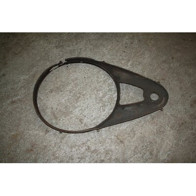 La rueda y el cinturn de seguridad izquierdo