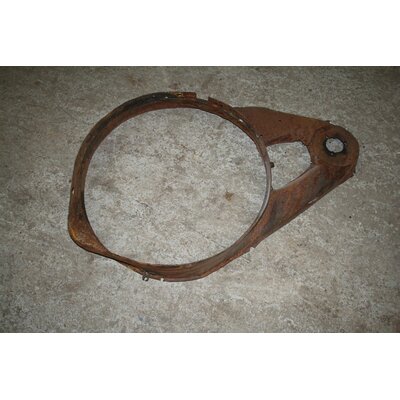 La rueda y el cinturn de seguridad izquierdo