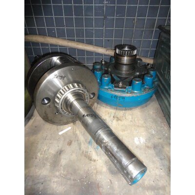 Albero a gomiti, frizione