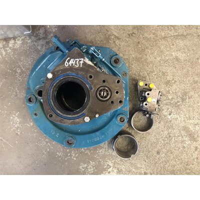 Bearing caps, oil pumps