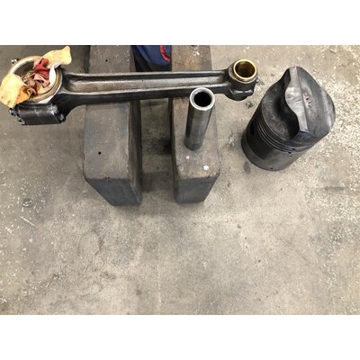 Piston/connecting rod